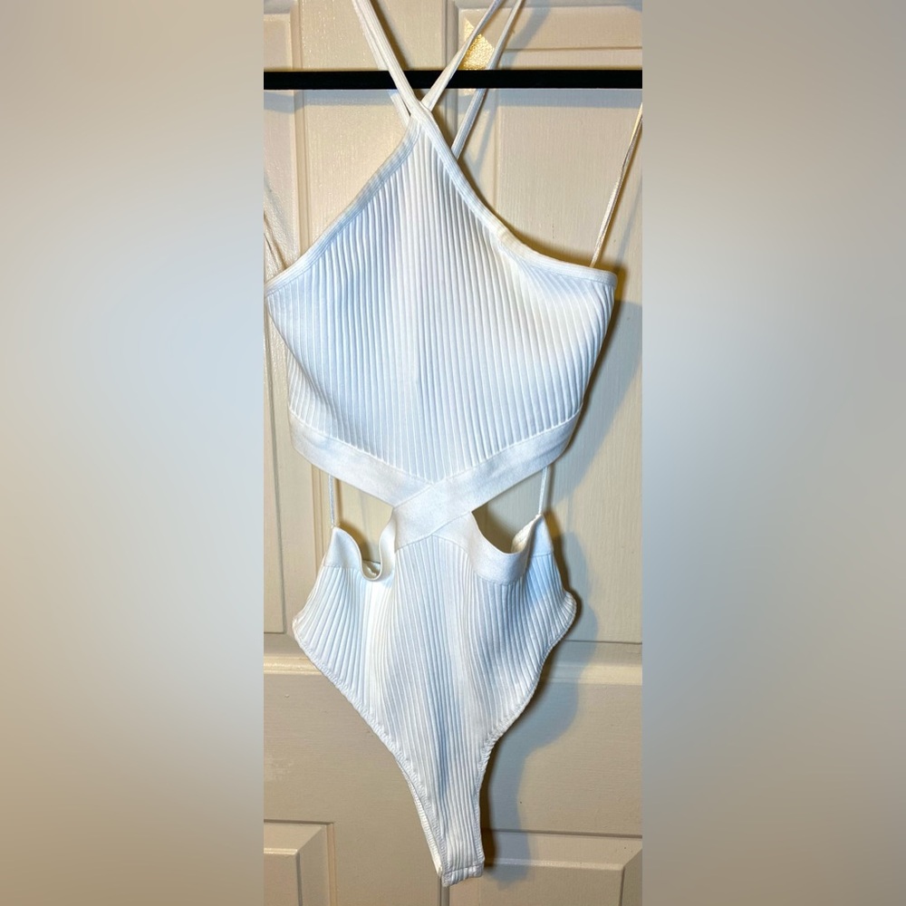 Zara White Ribbed Cut‎ out Bodysuit,L
